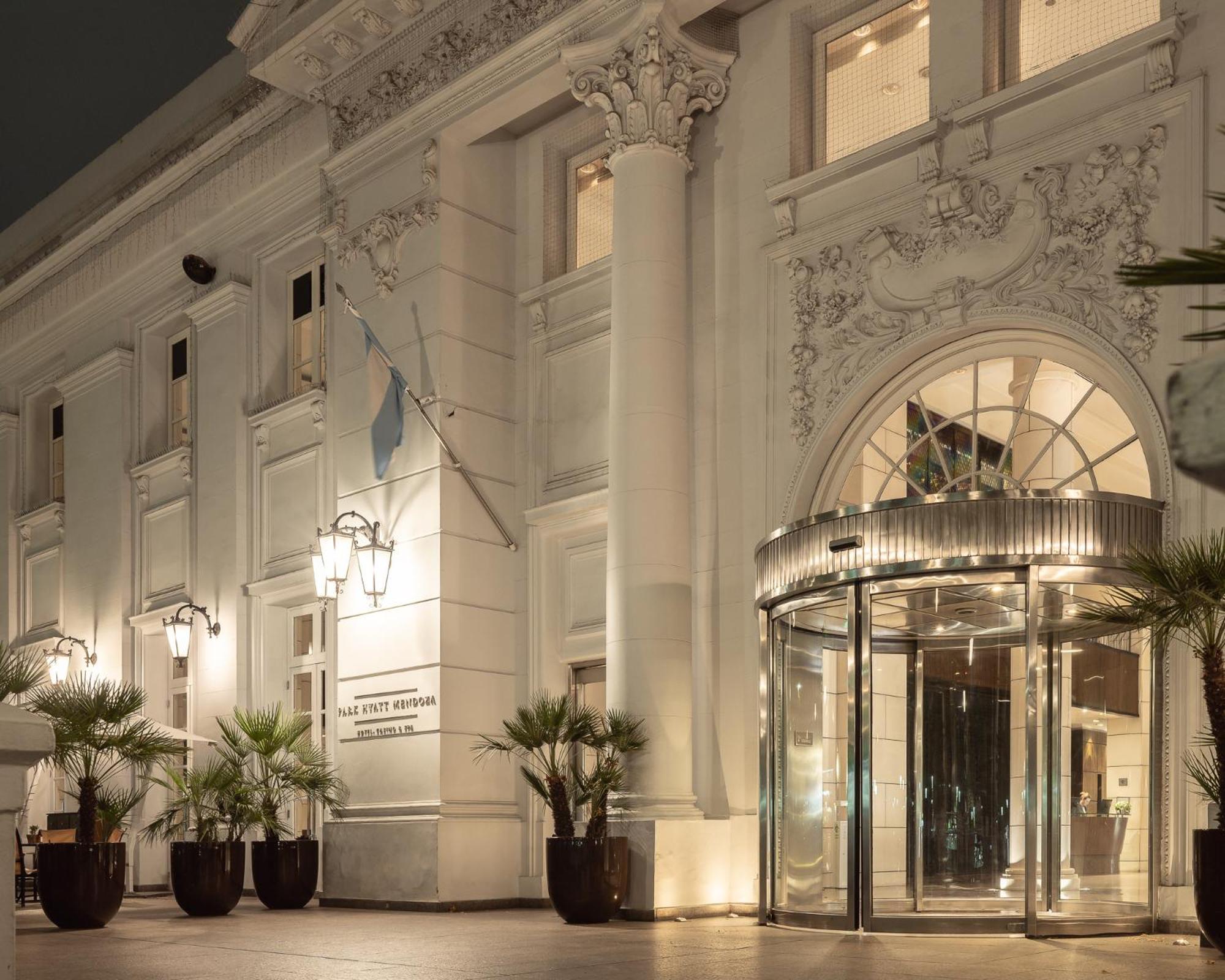 Park Hyatt Mendoza Hotel, Casino & Spa Luaran gambar Entrance of the hotel